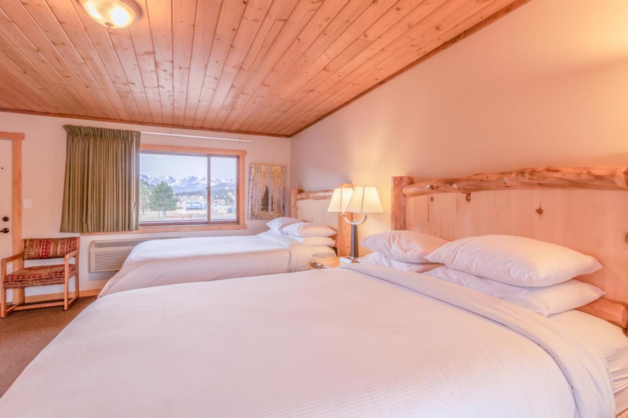 2 Bedroom Queen Suite at Discovery Lodge