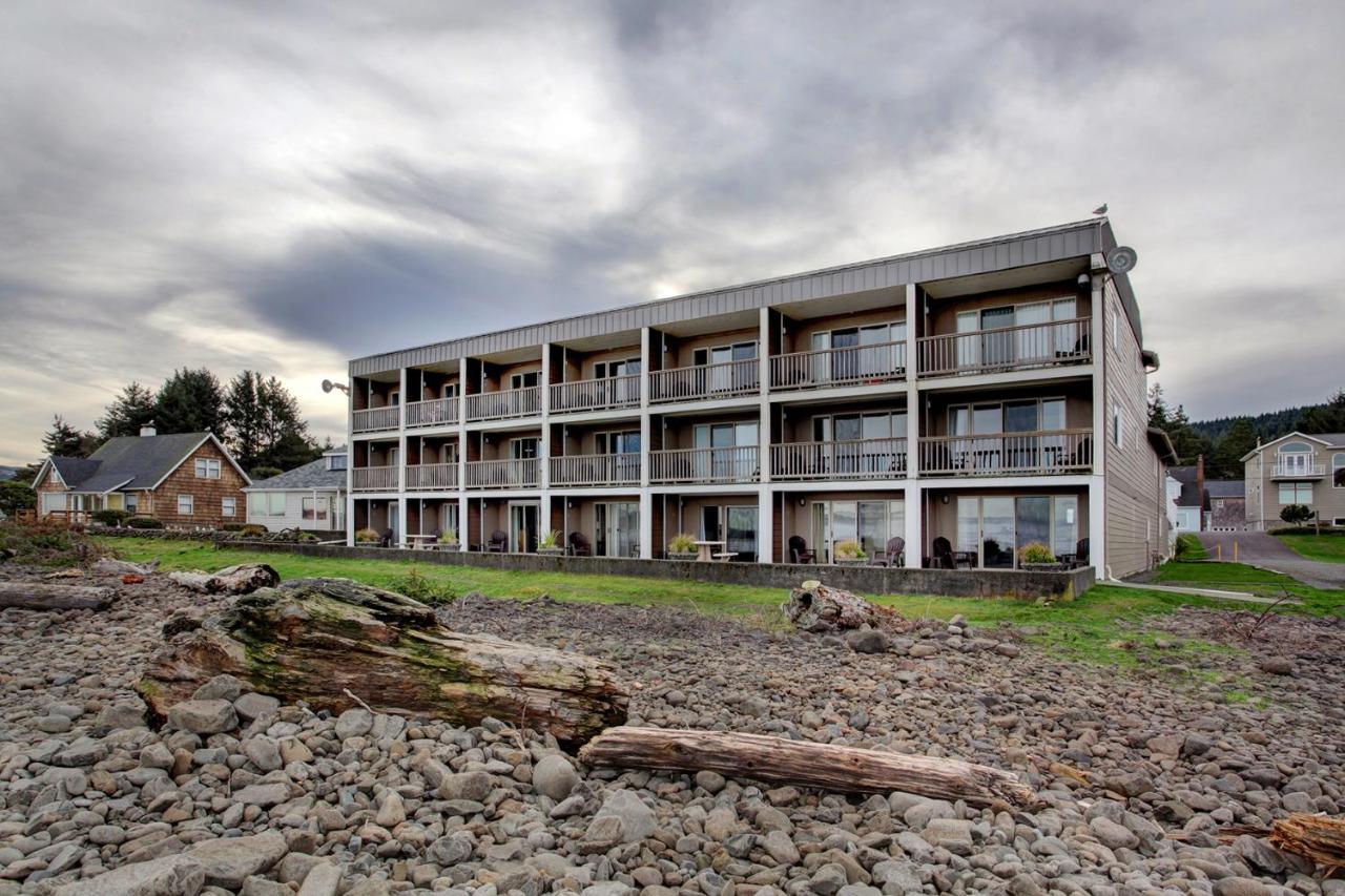 | Lanai at the Cove