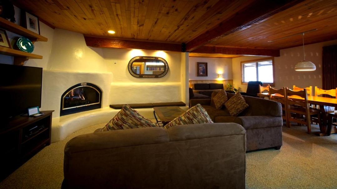  | Sitzmark Sports Lodge