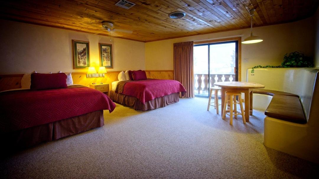  | Sitzmark Sports Lodge