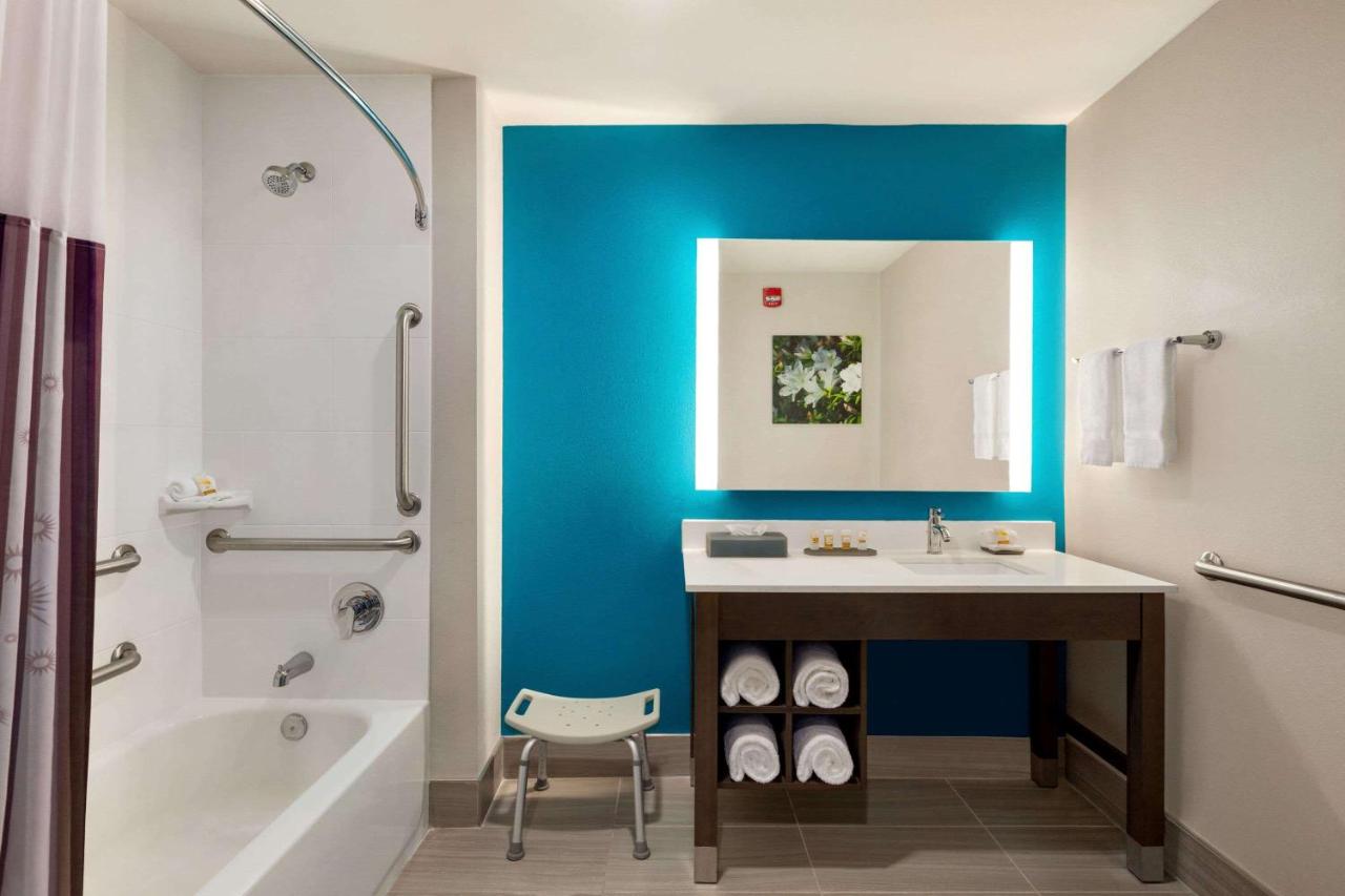  | La Quinta by Wyndham Gainesville