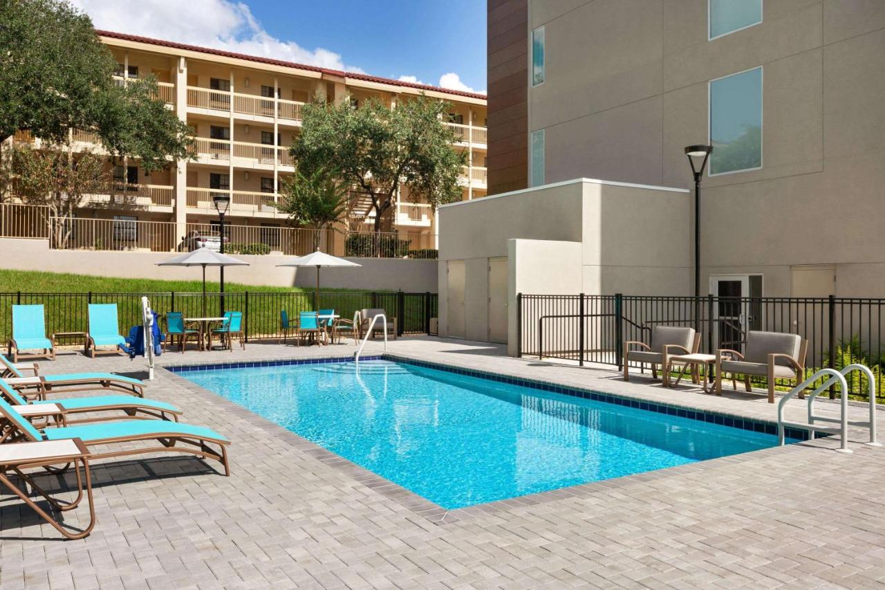  | La Quinta by Wyndham Gainesville