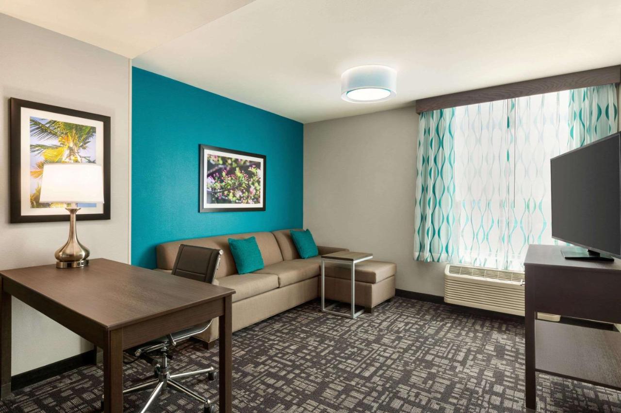  | La Quinta by Wyndham Gainesville