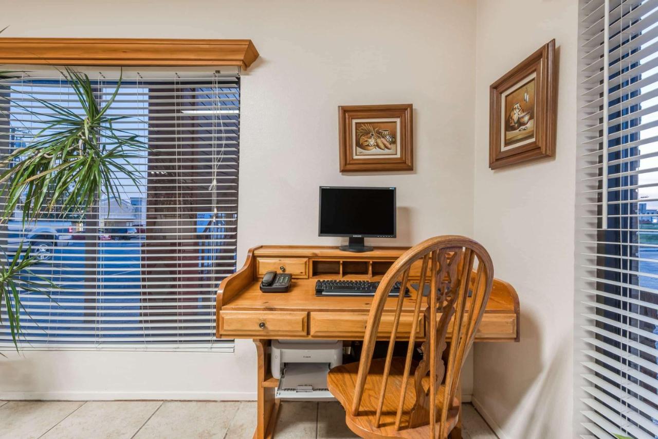 | Super 8 by Wyndham Waco/Mall area TX
