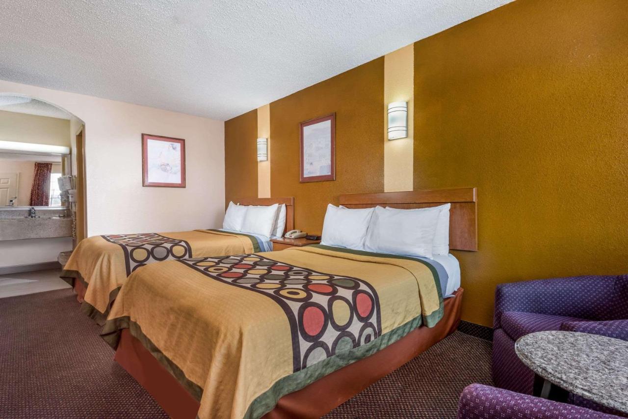 | Super 8 by Wyndham Waco/Mall area TX