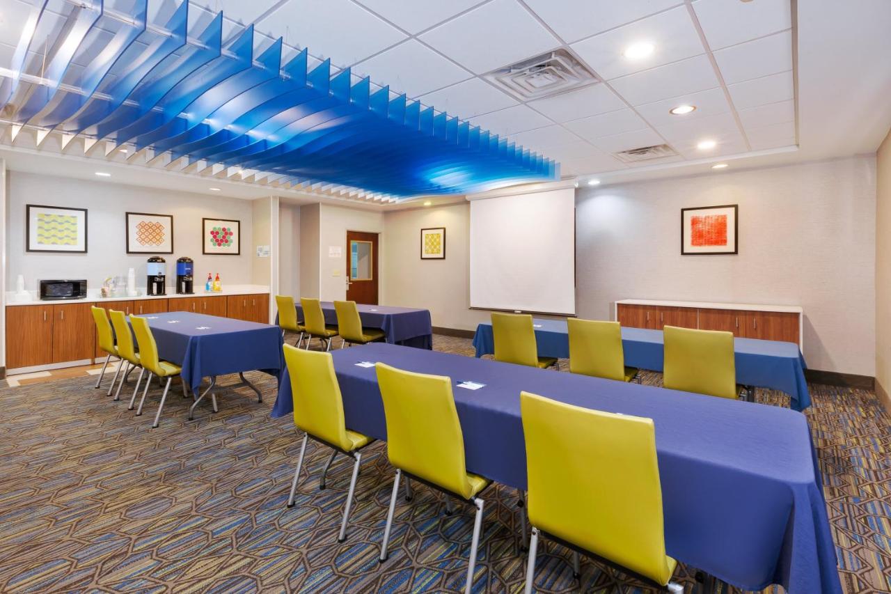 | Holiday Inn Express Hotel & Suites Cleveland-Richfield, an IHG Hotel