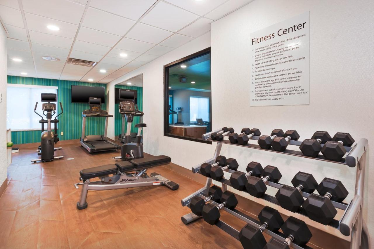 | Holiday Inn Express Hotel & Suites Cleveland-Richfield, an IHG Hotel