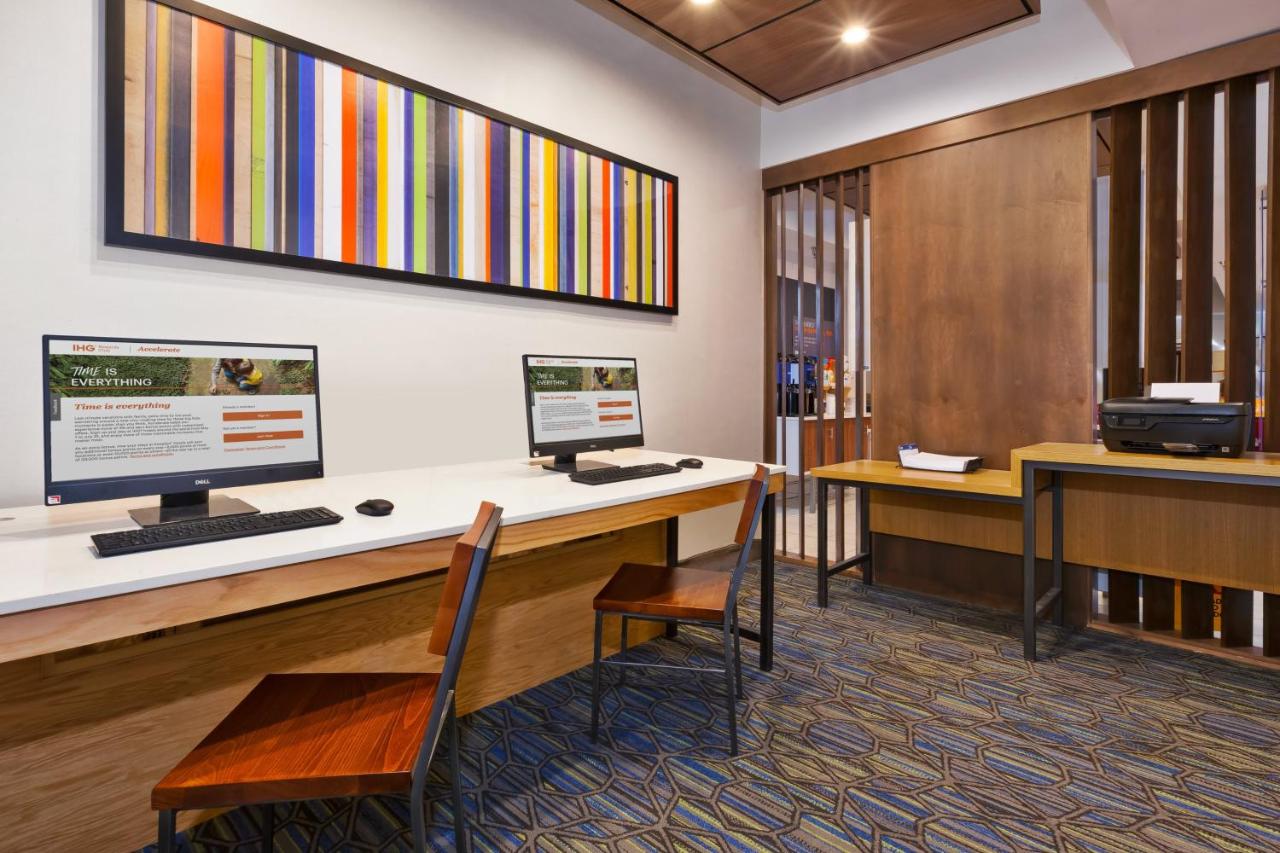 | Holiday Inn Express Hotel & Suites Cleveland-Richfield, an IHG Hotel
