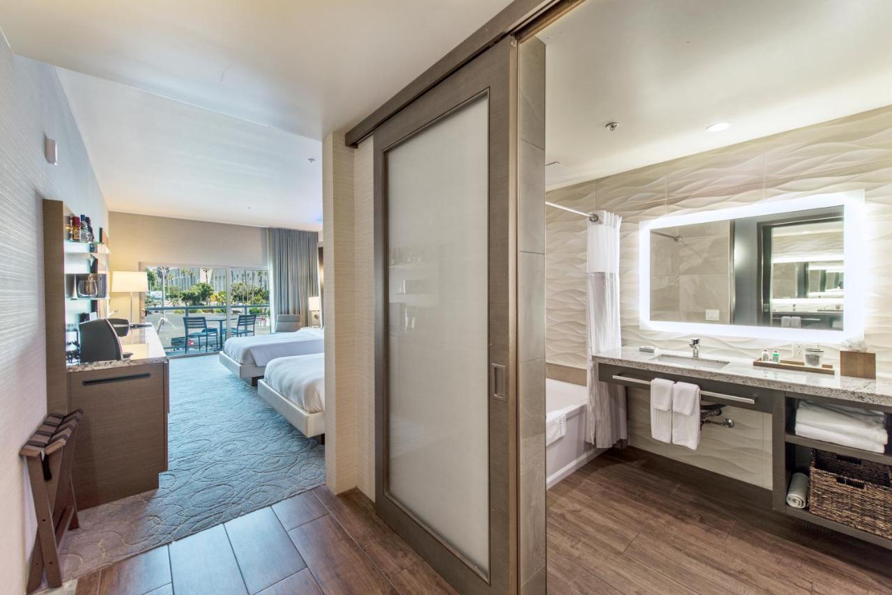 Deluxe Double Queen Room at Shade Hotel Redondo Beach