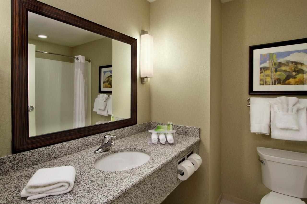  | Holiday Inn Express & Suites Colorado Springs First & Main
