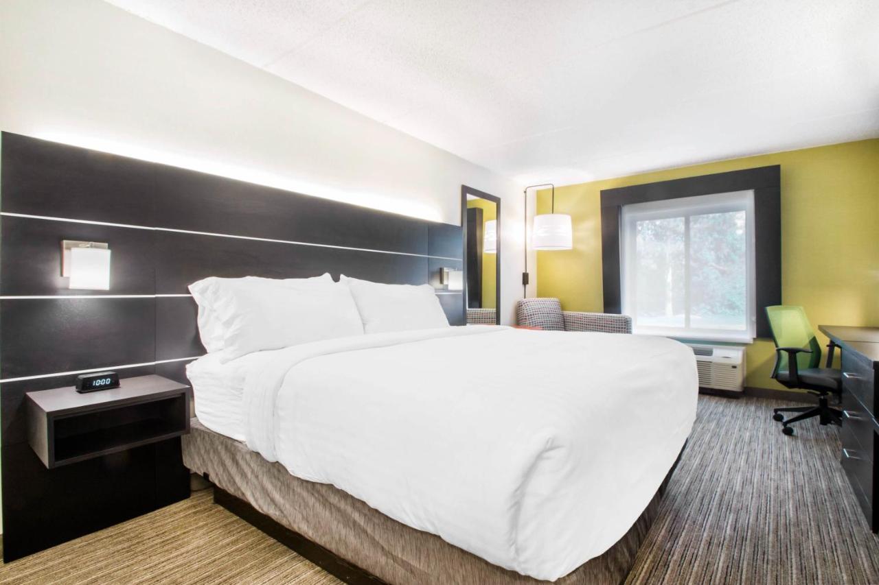 | Holiday Inn Express & Suites - Albany Airport - Wolf Road, an IHG Hotel