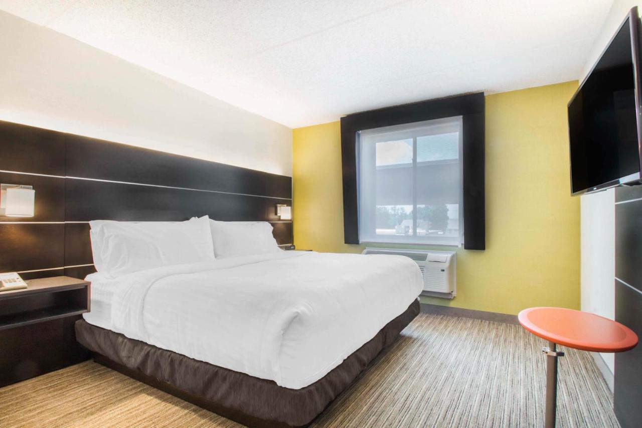 | Holiday Inn Express & Suites - Albany Airport - Wolf Road, an IHG Hotel