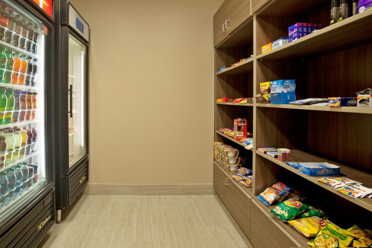 | Holiday Inn Express Hotel & Suites Minneapolis-Minnetonka