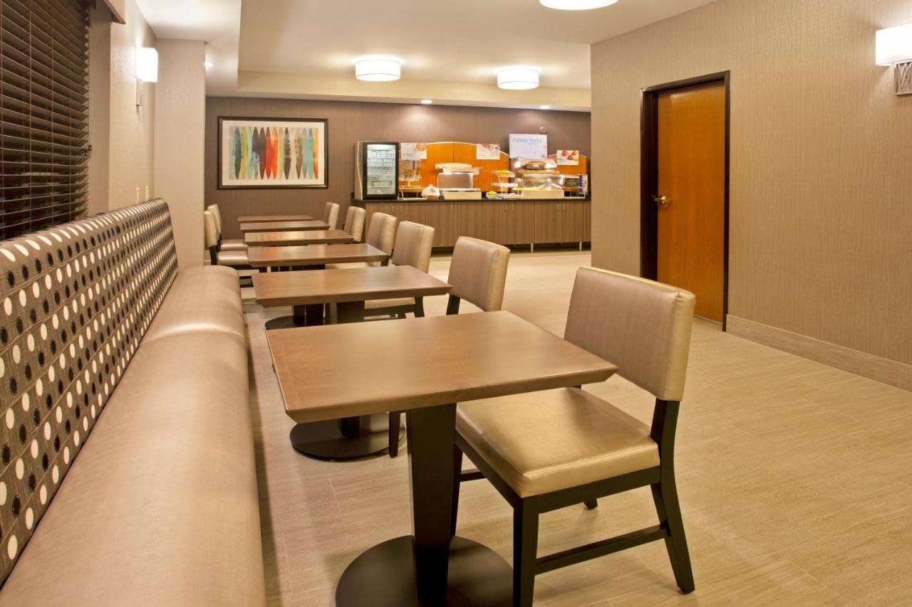 | Holiday Inn Express Hotel & Suites Minneapolis-Minnetonka