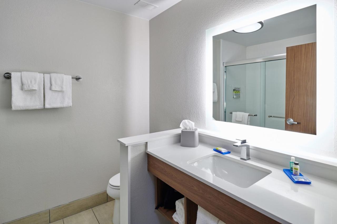 King Room - Hearing Accessible - Non-Smoking at Holiday Inn Express & Suites El Paso - Sunland Park Area by IHG