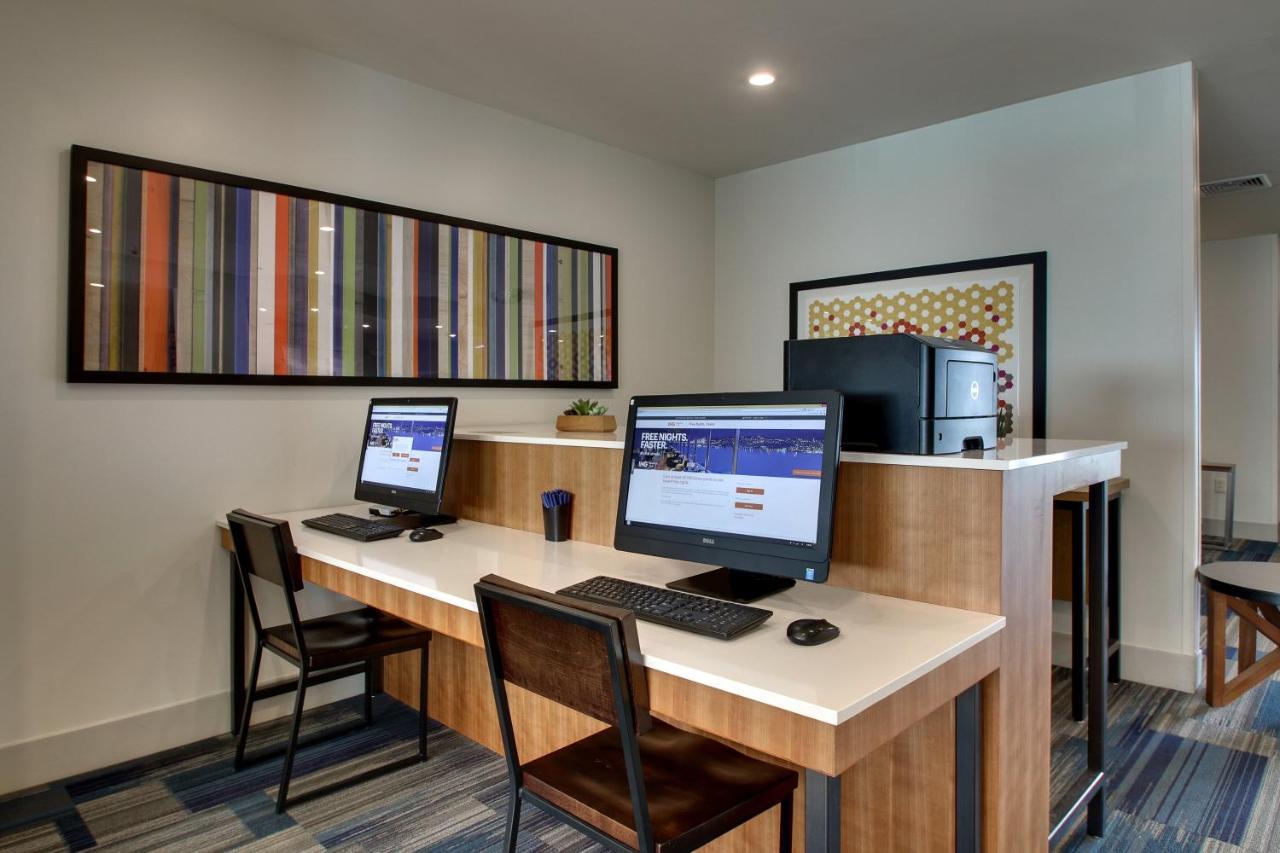  | Holiday Inn Express & Suites Lancaster East - Strasburg, an IHG Hotel