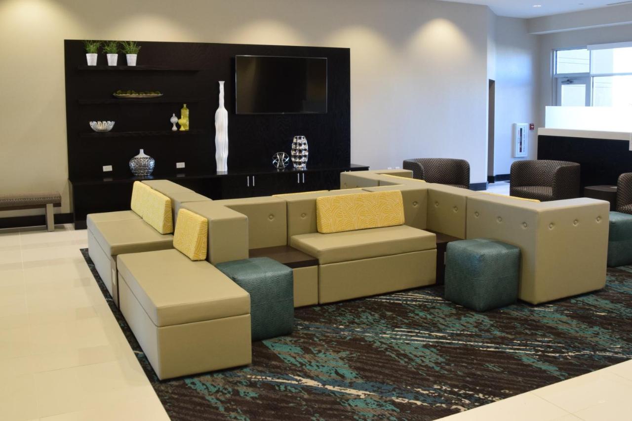 | Holiday Inn Cincinnati North West Chester, an IHG Hotel