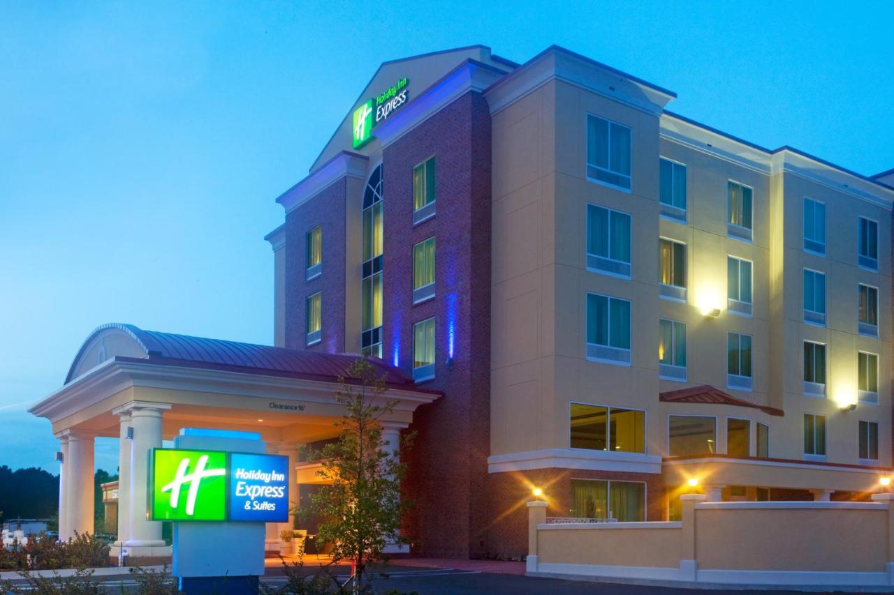  | Holiday Inn Express Hotel and Suites Chaffee