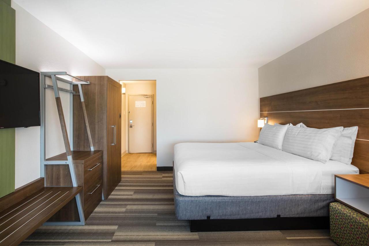 King Executive at Holiday Inn Express & Suites Ludington by IHG