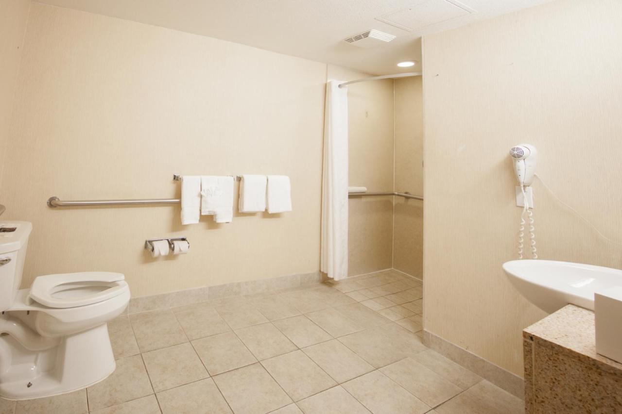 | Pasadena Rose & Crown Hotel