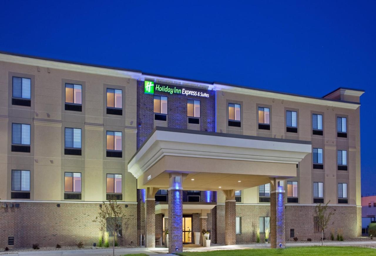  | Holiday Inn Express & Suites Airport - Lincoln
