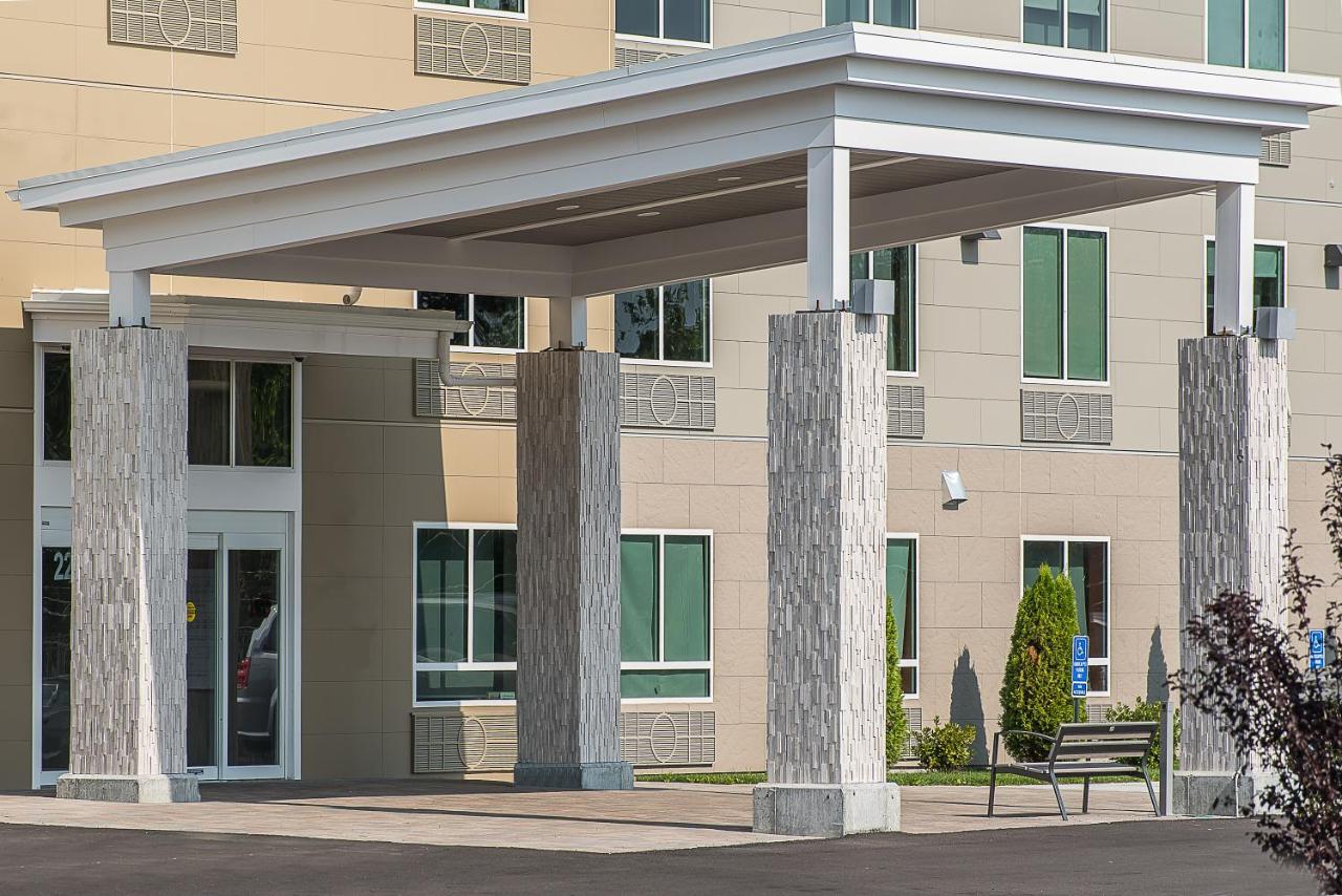 | Holiday Inn Express & Suites Norwood, an IHG Hotel