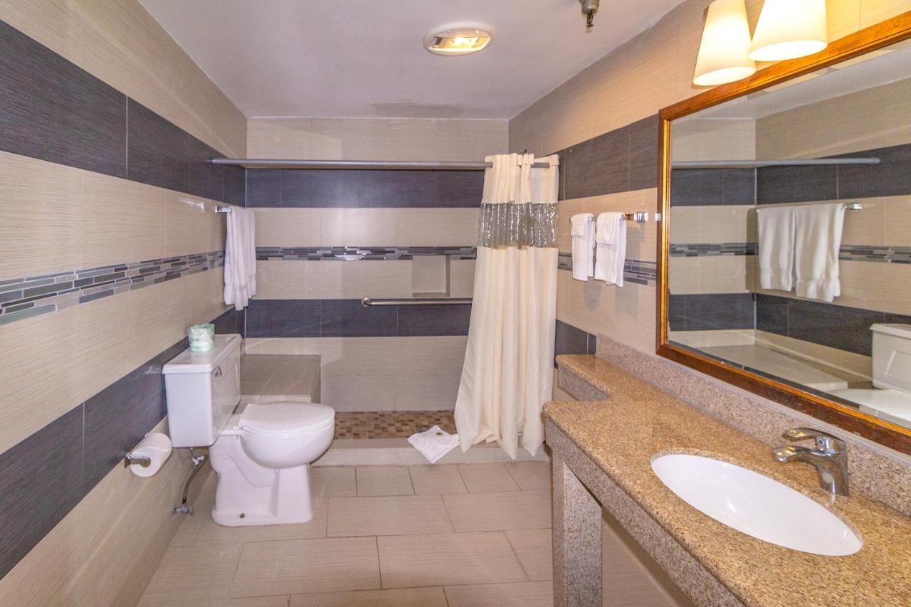 Single Room - Disability Access at Hotel Pacific Manhattan Beach