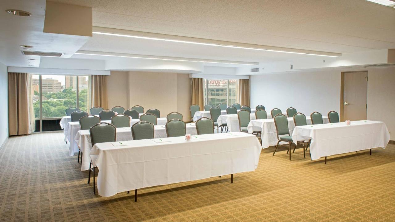 | Holiday Inn St. Paul Downtown, an IHG Hotel