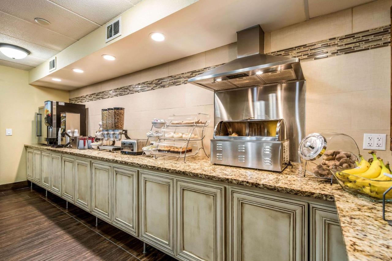 | Econo Lodge Rochester