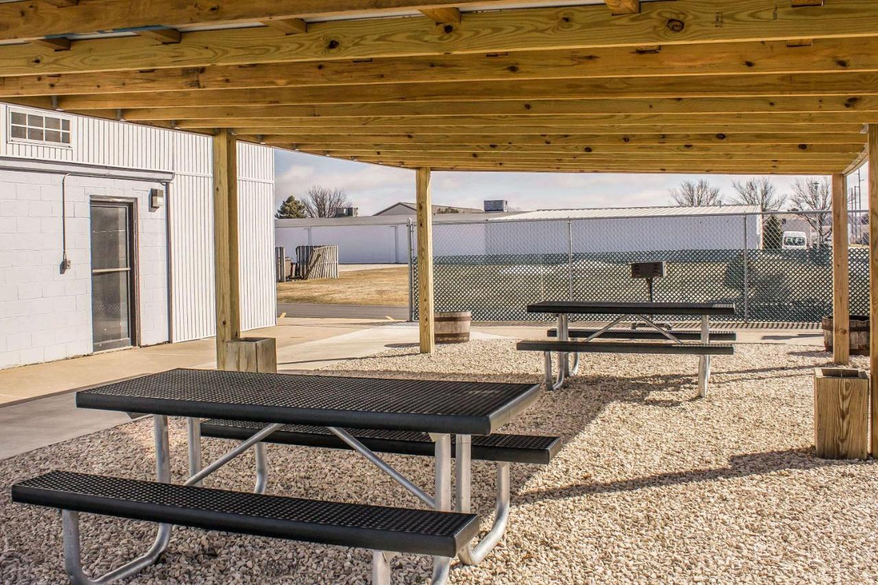  | Spencer Inn & Suites
