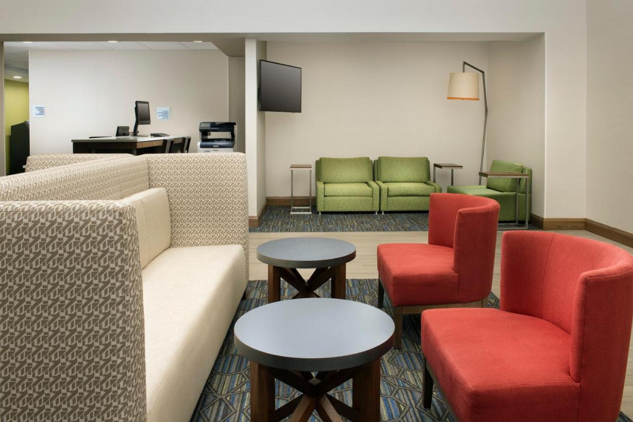  | Holiday Inn Express & Suites Baltimore - BWI Airport North, an IHG Hotel