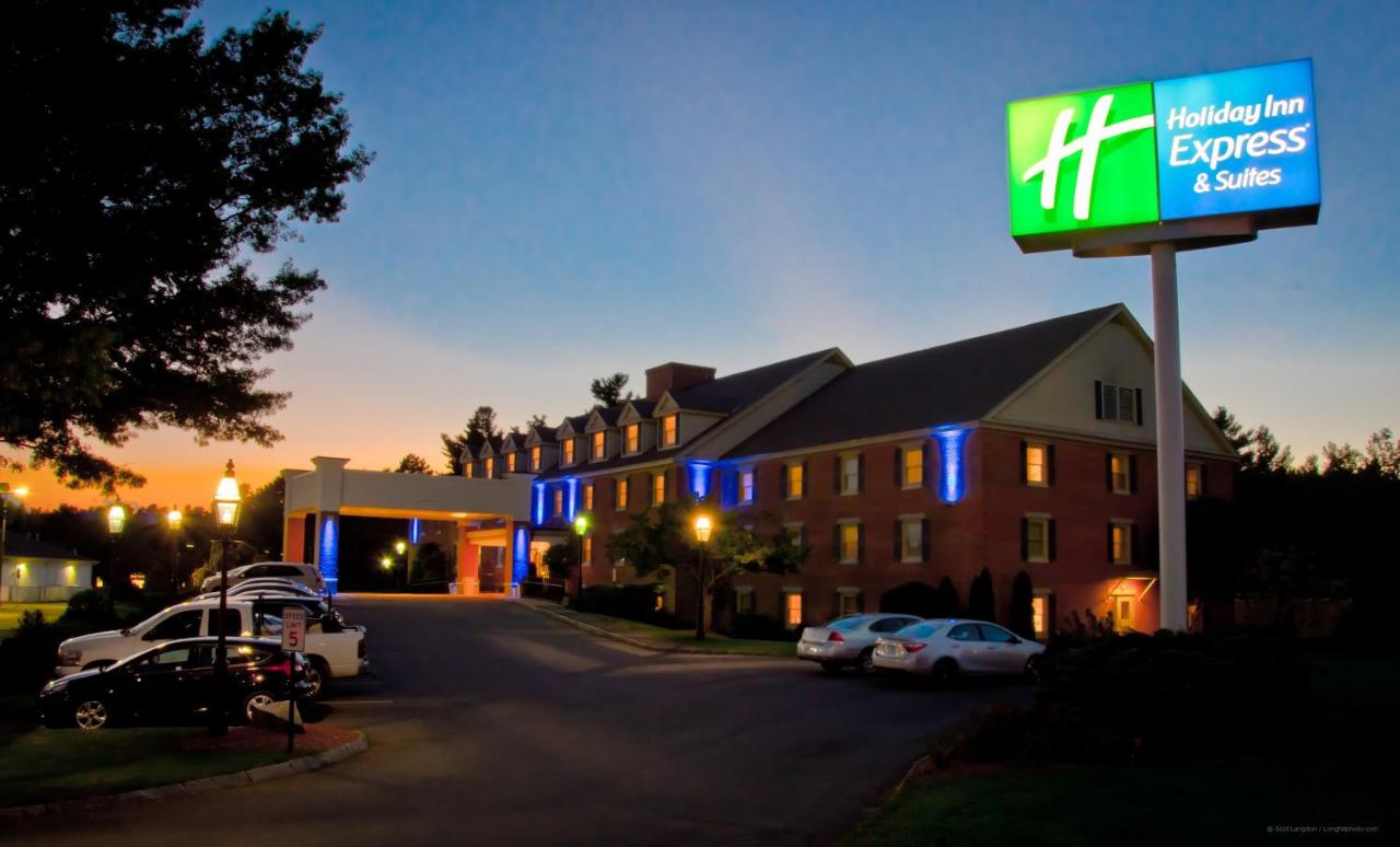 | Holiday Inn Express and Suites Merrimack, an IHG Hotel