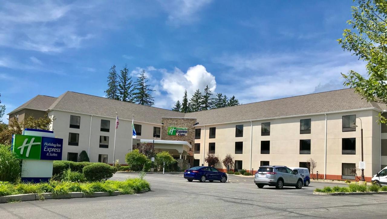 | Holiday Inn Express Great Barrington, an IHG Hotel
