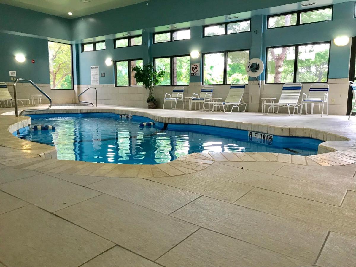 | Holiday Inn Express Great Barrington, an IHG Hotel
