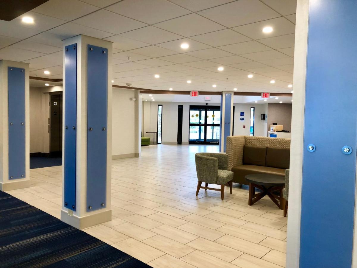 | Holiday Inn Express Great Barrington, an IHG Hotel