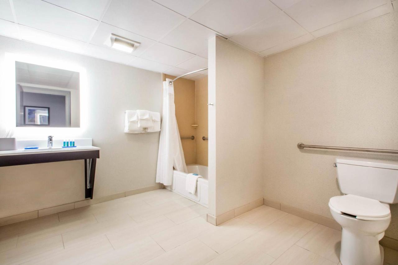 | Holiday Inn Express & Suites - Albany Airport - Wolf Road, an IHG Hotel