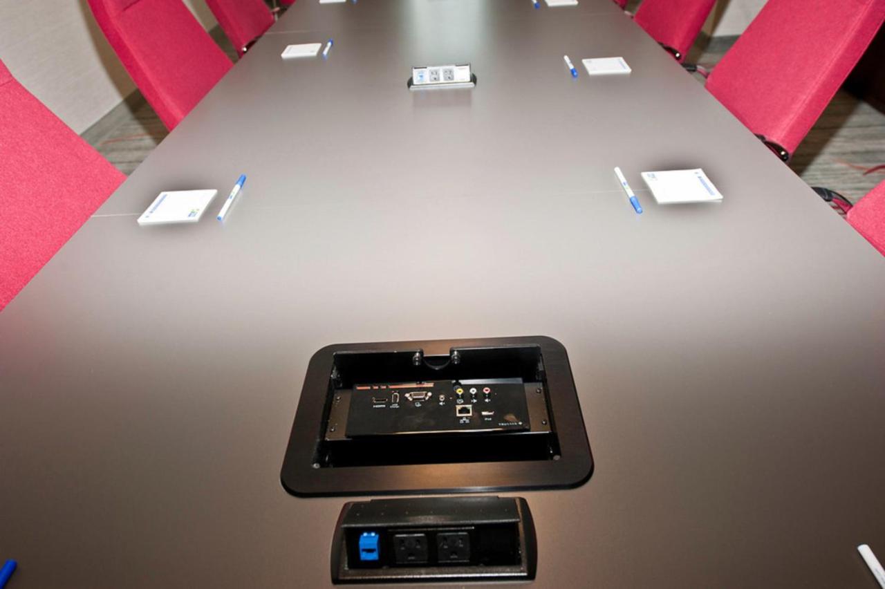 | Holiday Inn Express & Suites Columbus - Easton Area, an IHG Hotel
