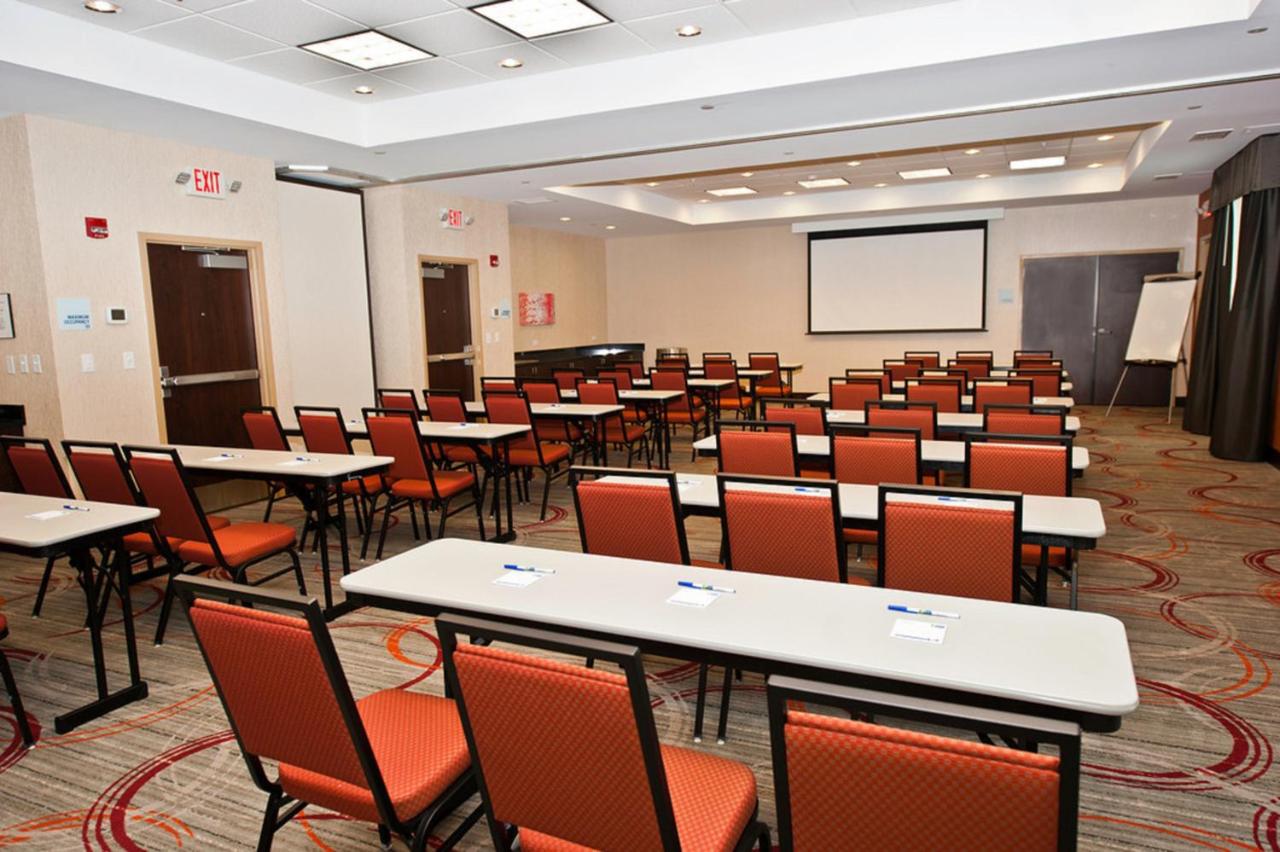 | Holiday Inn Express & Suites Columbus - Easton Area, an IHG Hotel