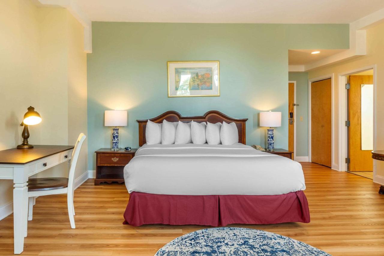 | The Carriage House Inn Newport, Ascend Hotel Collection