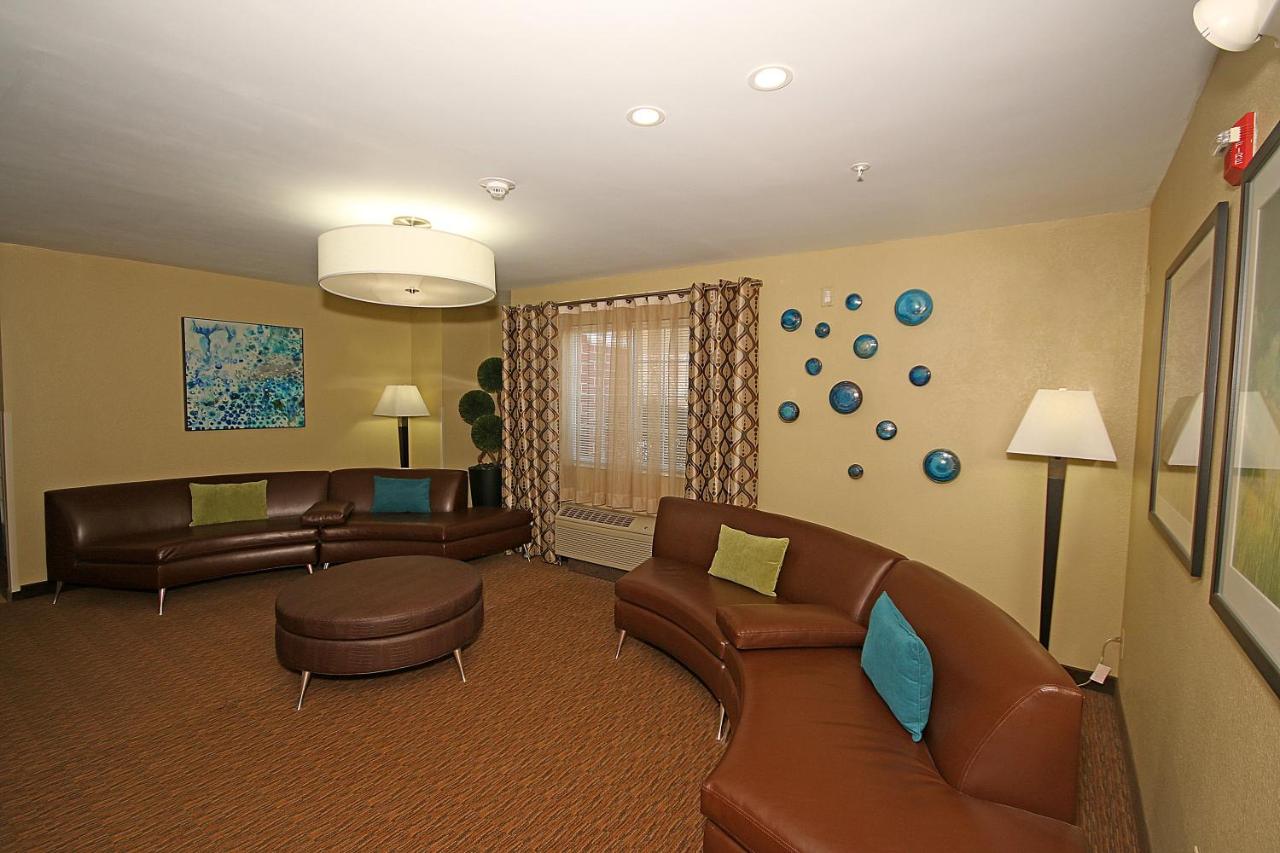 | Candlewood Suites Newport News-Yorktown, an IHG Hotel