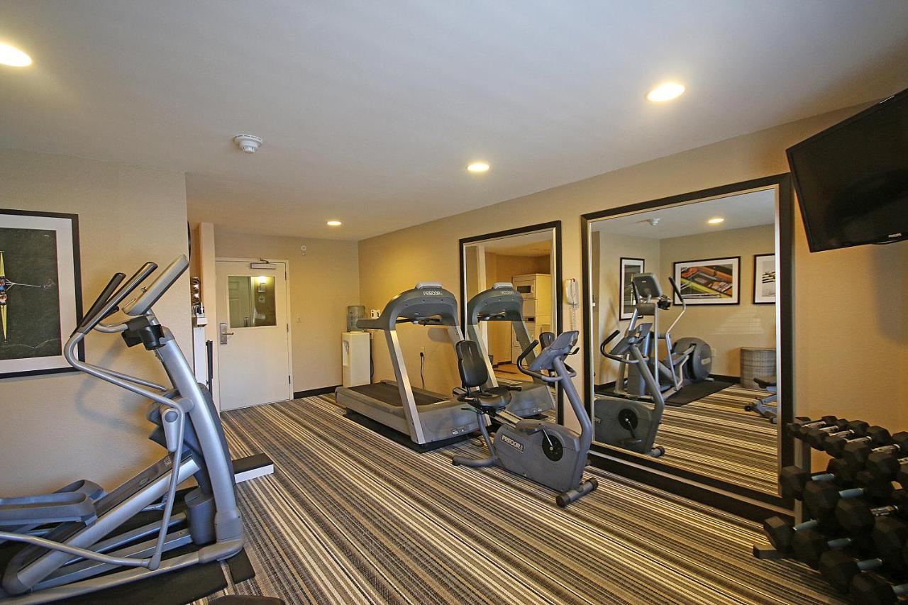 | Candlewood Suites Newport News-Yorktown, an IHG Hotel