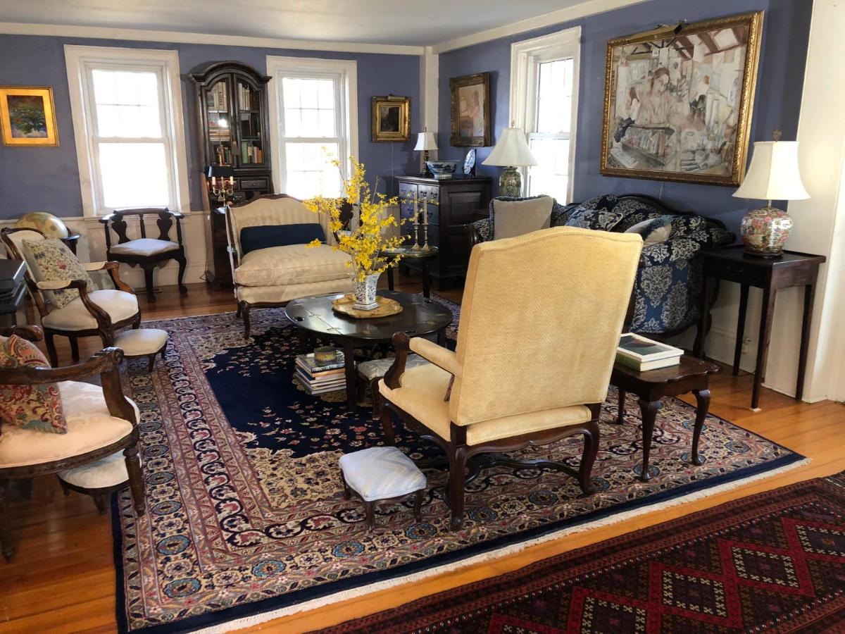 | Silvershell Inn
