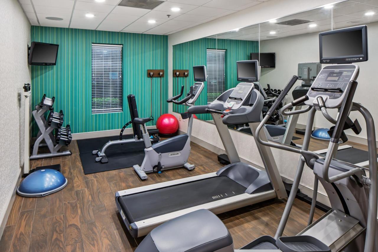 | Holiday Inn Express Atlanta Airport-College Park, an IHG Hotel