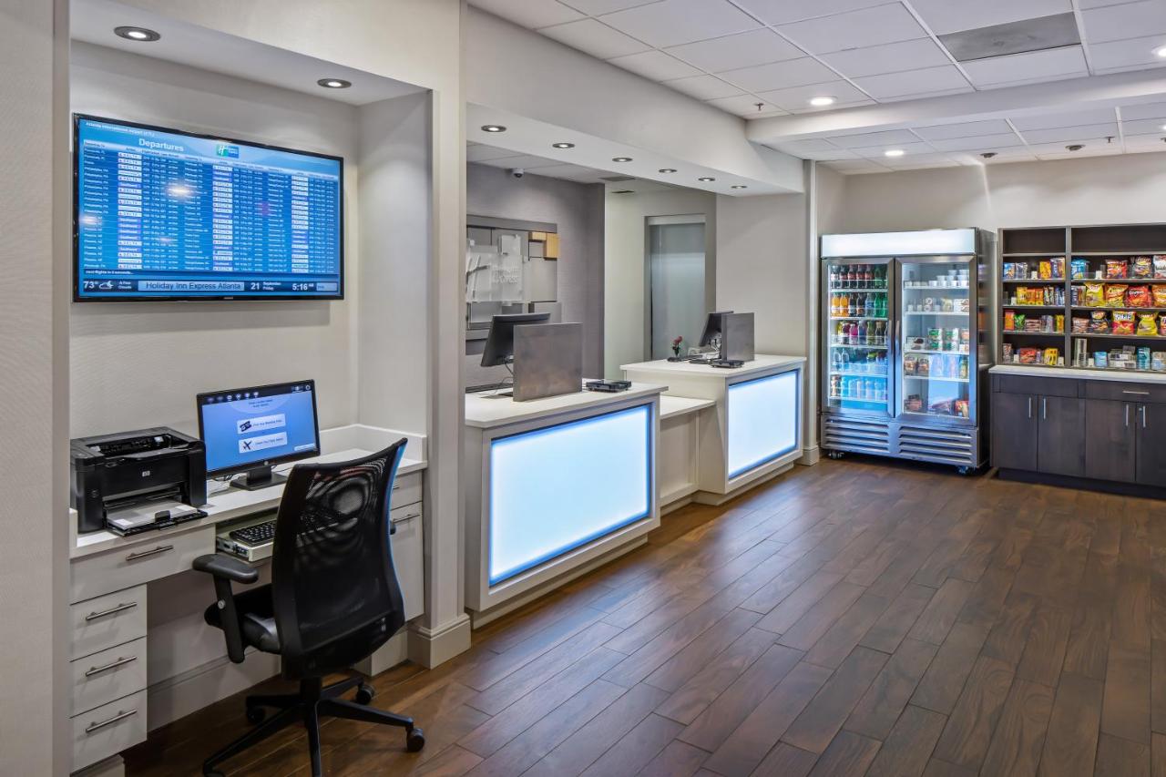 | Holiday Inn Express Atlanta Airport-College Park, an IHG Hotel