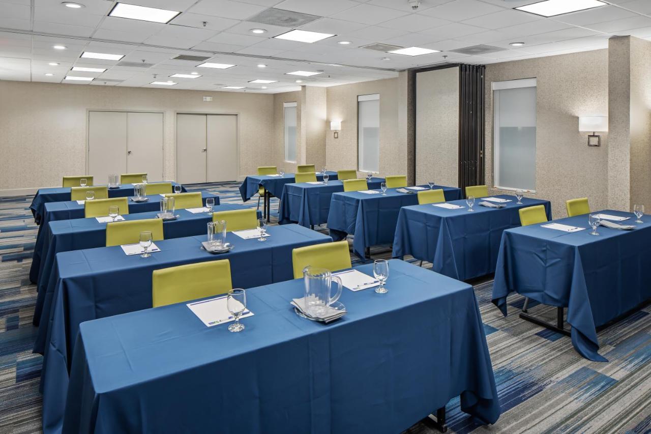 | Holiday Inn Express Atlanta Airport-College Park, an IHG Hotel