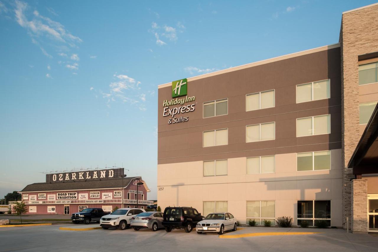  | Holiday Inn Express & Suites Kingdom City