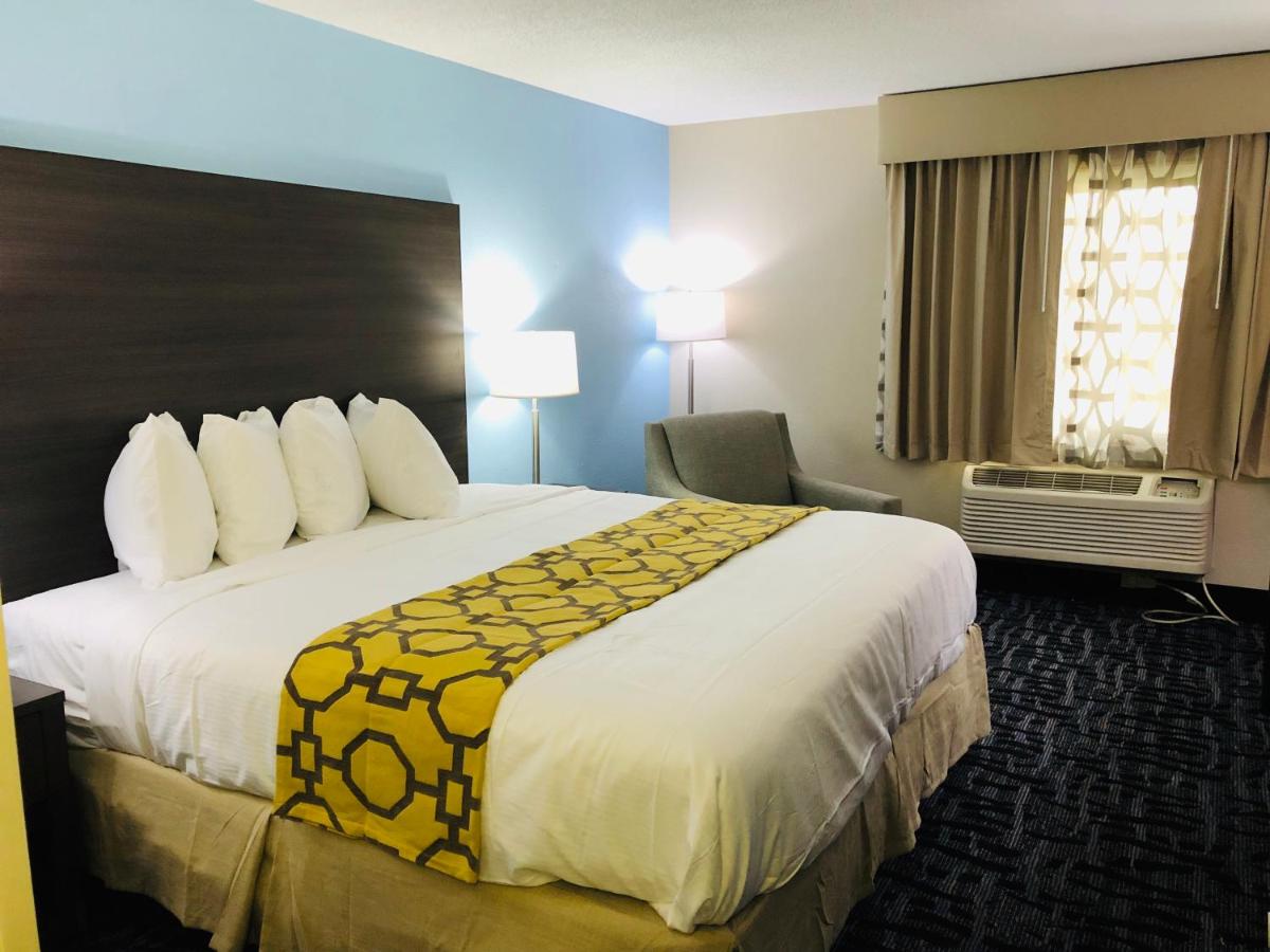 King Room - Non-Smoking at Baymont by Wyndham Joliet