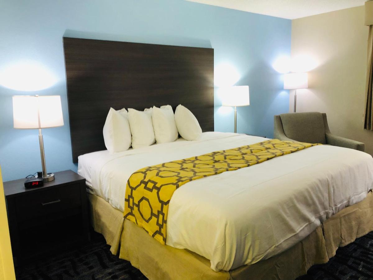 King Room - Mobility Access/Non-Smoking at Baymont by Wyndham Joliet