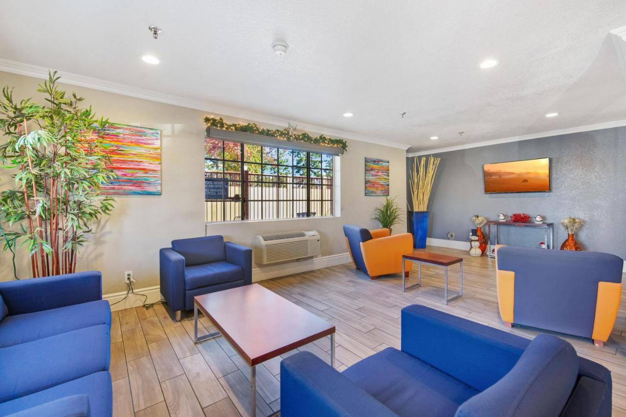 | SureStay Hotel by Best Western Fontana