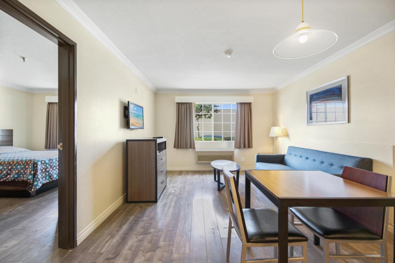 | SureStay Hotel by Best Western Fontana